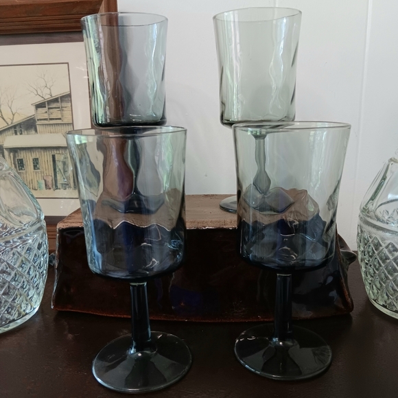 Libbey Smokey Optical Swirl Footed Wine Glasses - Picture 1 of 4